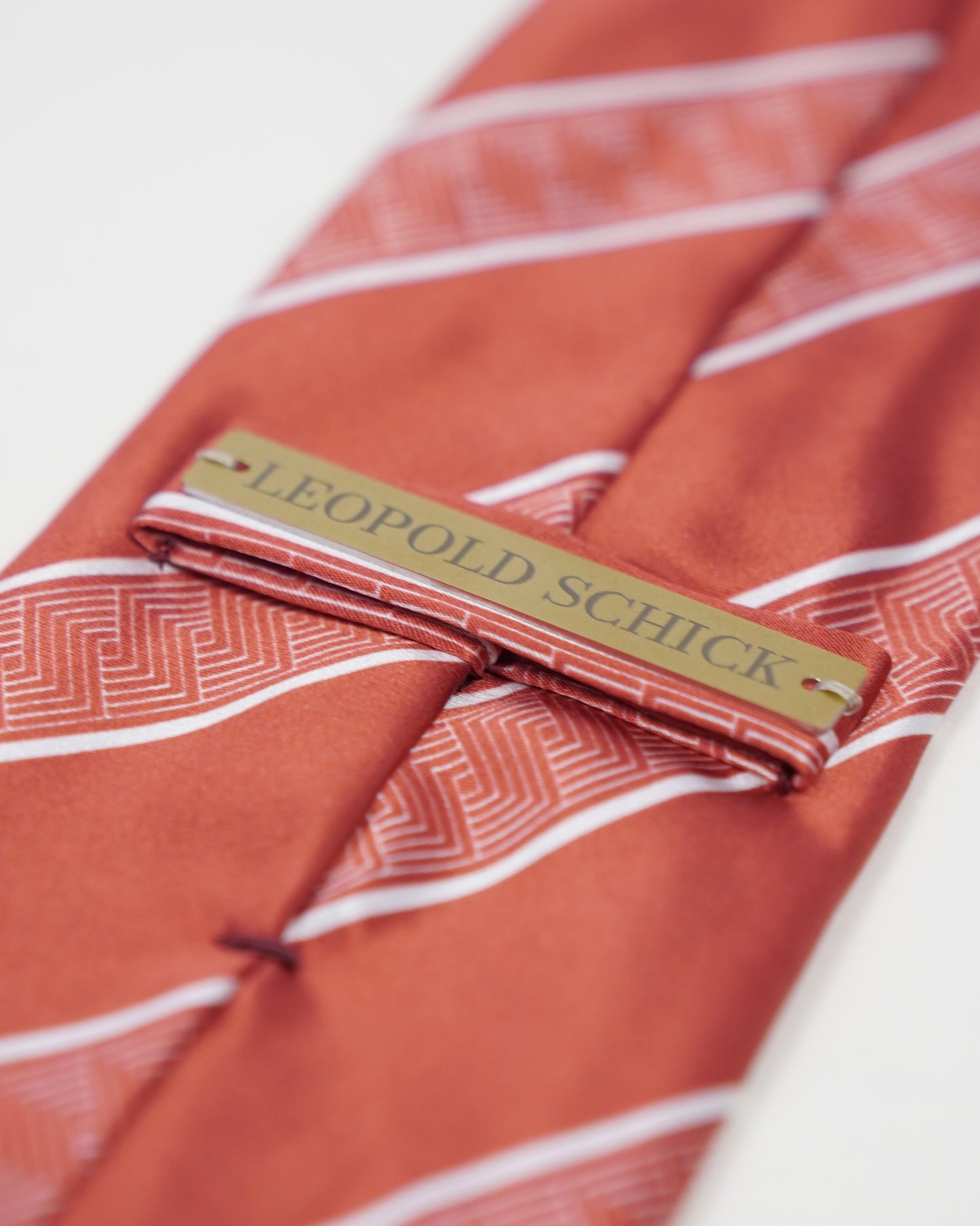 7-fold tie red stripes
